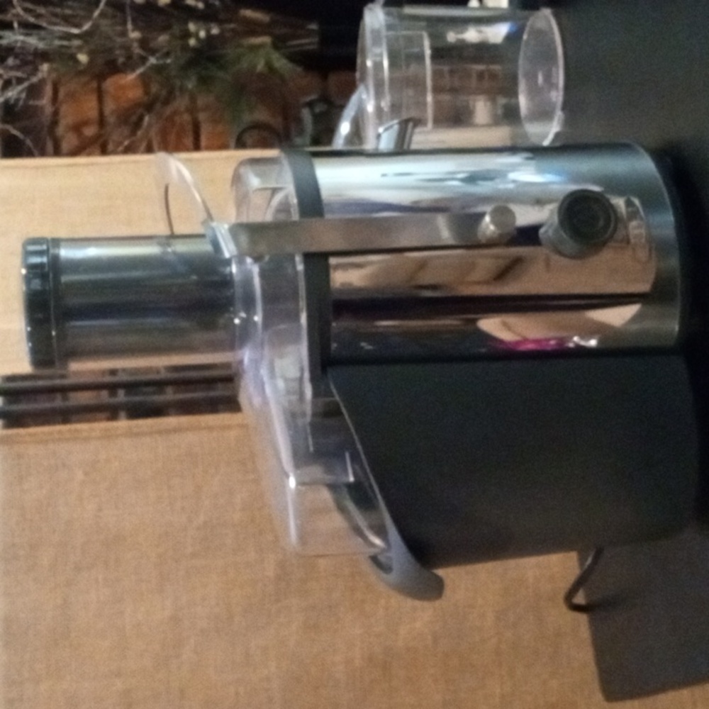 Bella Juice Extractor - Picture 3 of 7
